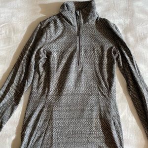 Lululemon half zip, size 4